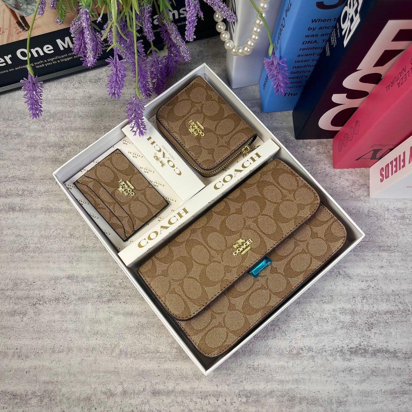 Coach 3-in-1  With box (1 strap included)