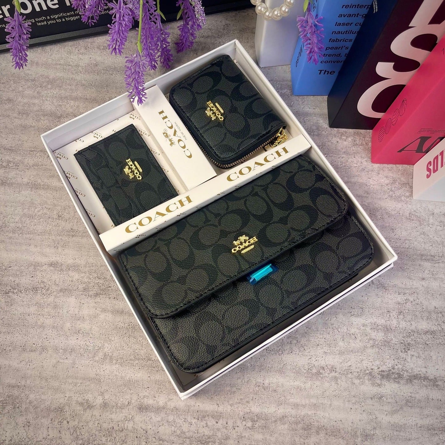 Coach 3-in-1  With box (1 strap included)